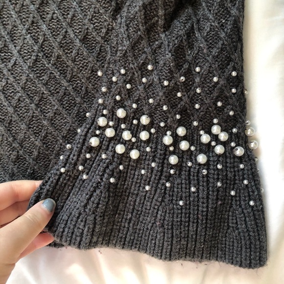 Karl Lagerfeld Gray Quilted Pearl Sleeve Sweater - Picture 6 of 8